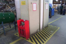 區域地面警示線