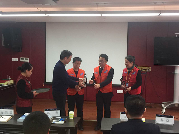 航空安全班組精益管理培訓頒獎現(xiàn)場 航空安全班組精益管理培訓頒獎現(xiàn)場