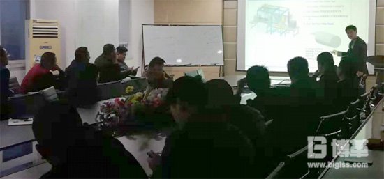 韓國專家為企業(yè)講授自動(dòng)化方案 韓國專家為企業(yè)講授自動(dòng)化方案